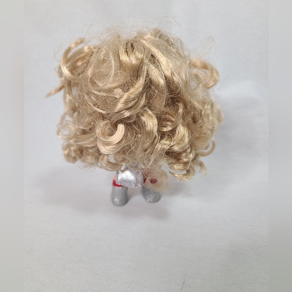 MGA Bratz Babyz Baby ~ SUPER CLOE doll with earrings & cape - Picture 3 of 7